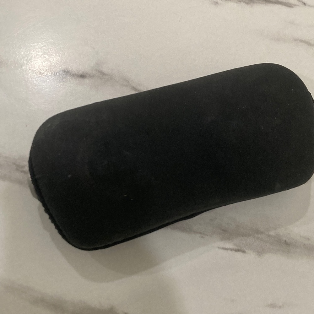 CHANEL Elegant Black Eyewear Case - Picture 10 of 11